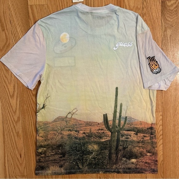 GUESS Men's Desert Sunset Cotton T-Shirt NWT embroidered patches logo Sz L - Picture 5 of 8